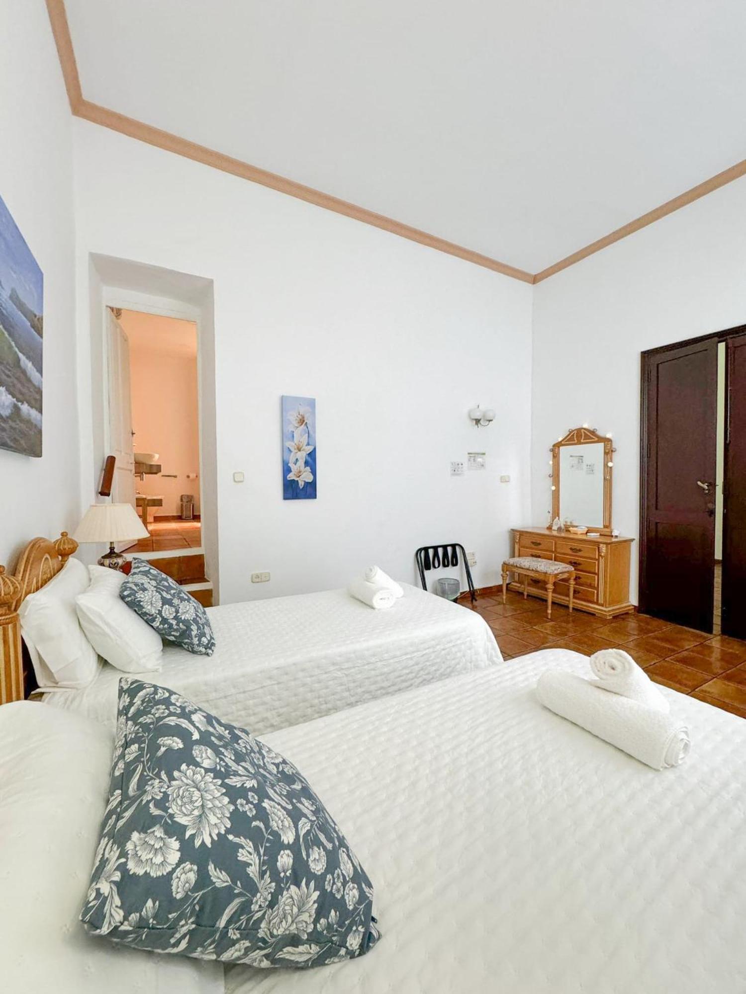 Garden Suites Xativa Casa Rural ภายนอก รูปภาพ